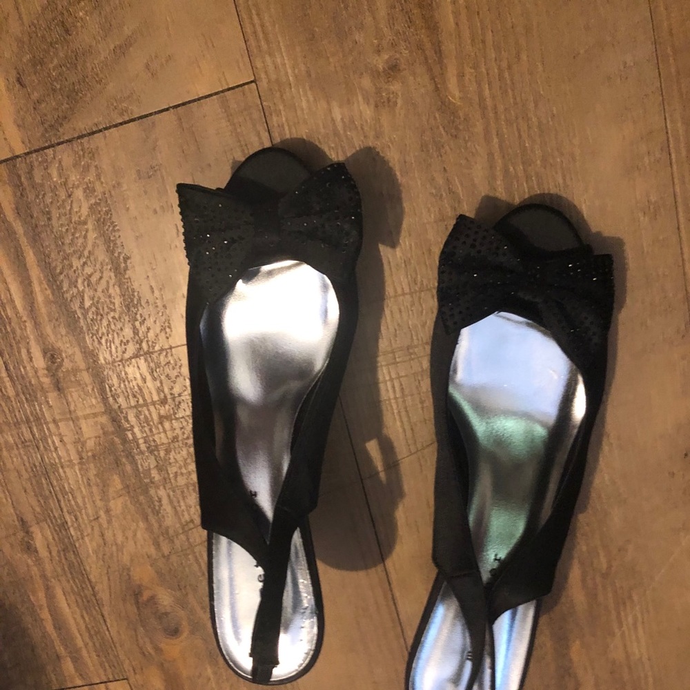 Womens black heels with bow by Metaphor sz 10M